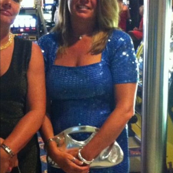 Dress - Picture 8 of 8